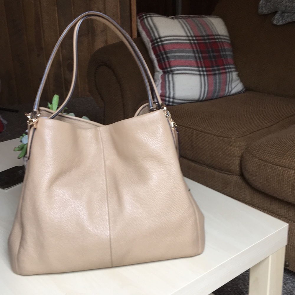 Coach Handbag nude hobo/tote euc